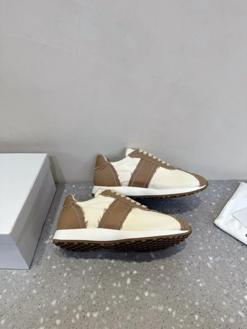 The Row Shoes FastDry 7210