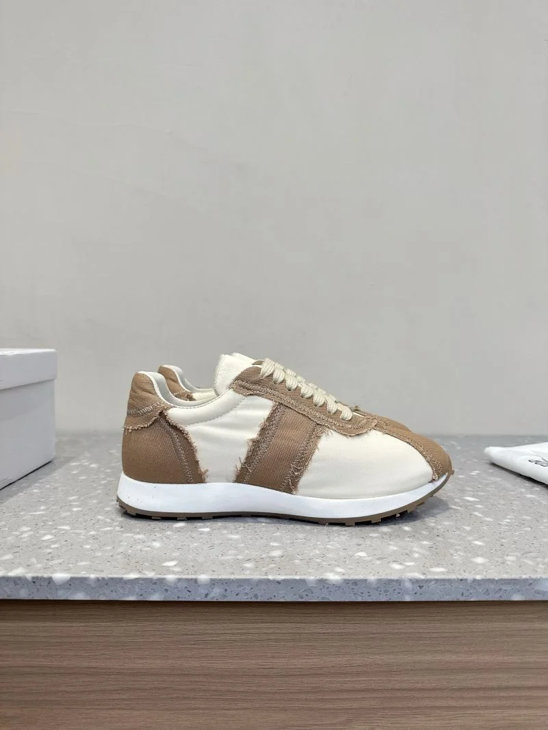 The Row Shoes FastDry 7210