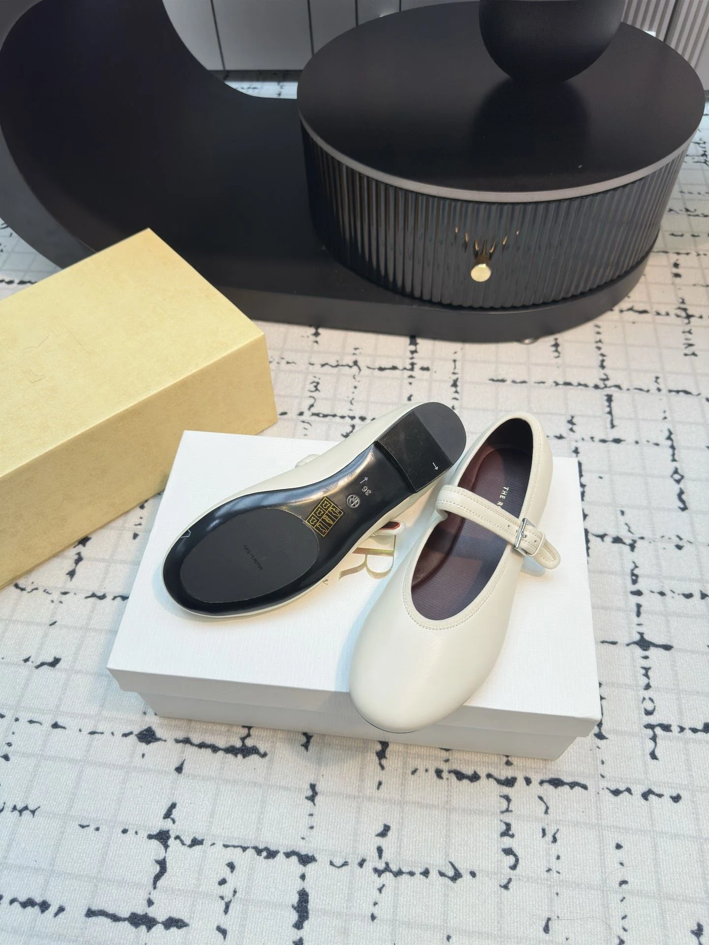 WellDesigned The Row Shoes 7179
