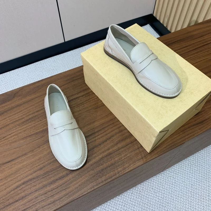 UrbanStyle The Row Shoes 11160