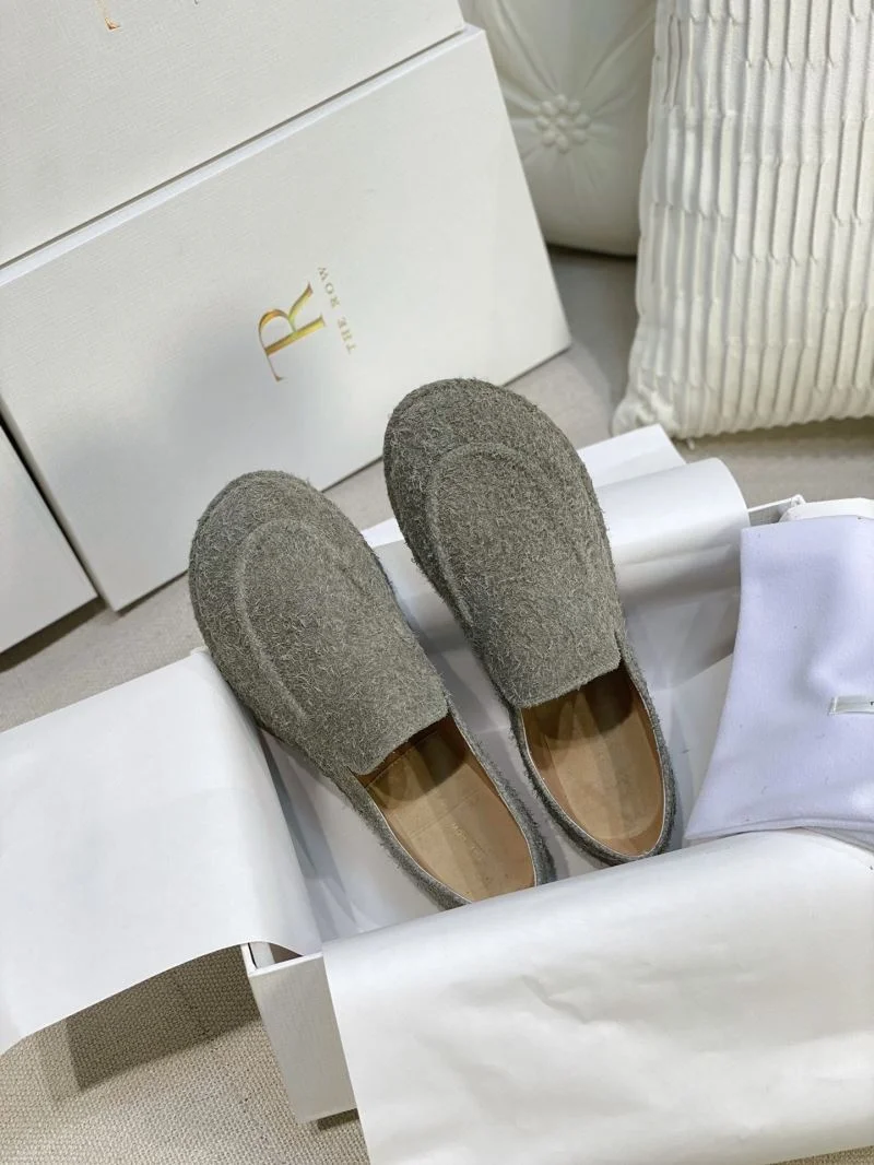 The Row Shoes Compact 8828