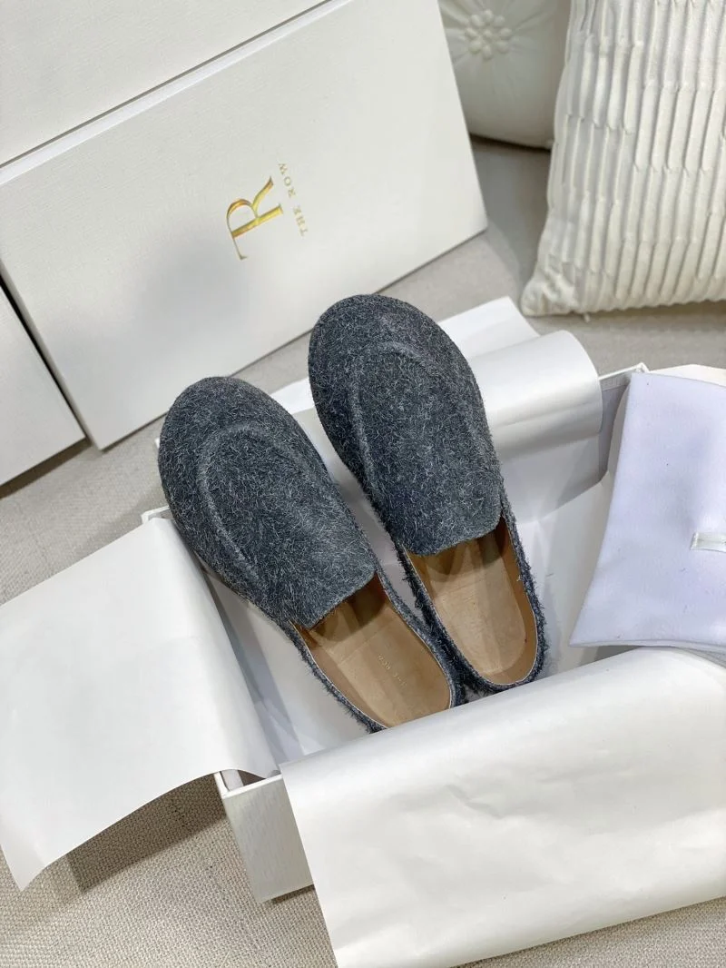 The Row Shoes Trendy 8829