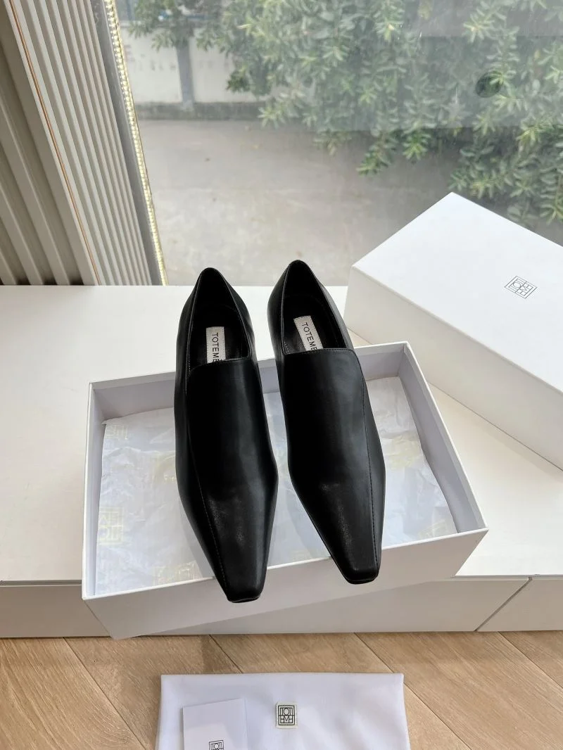 The Row Shoes UrbanStyle 8812