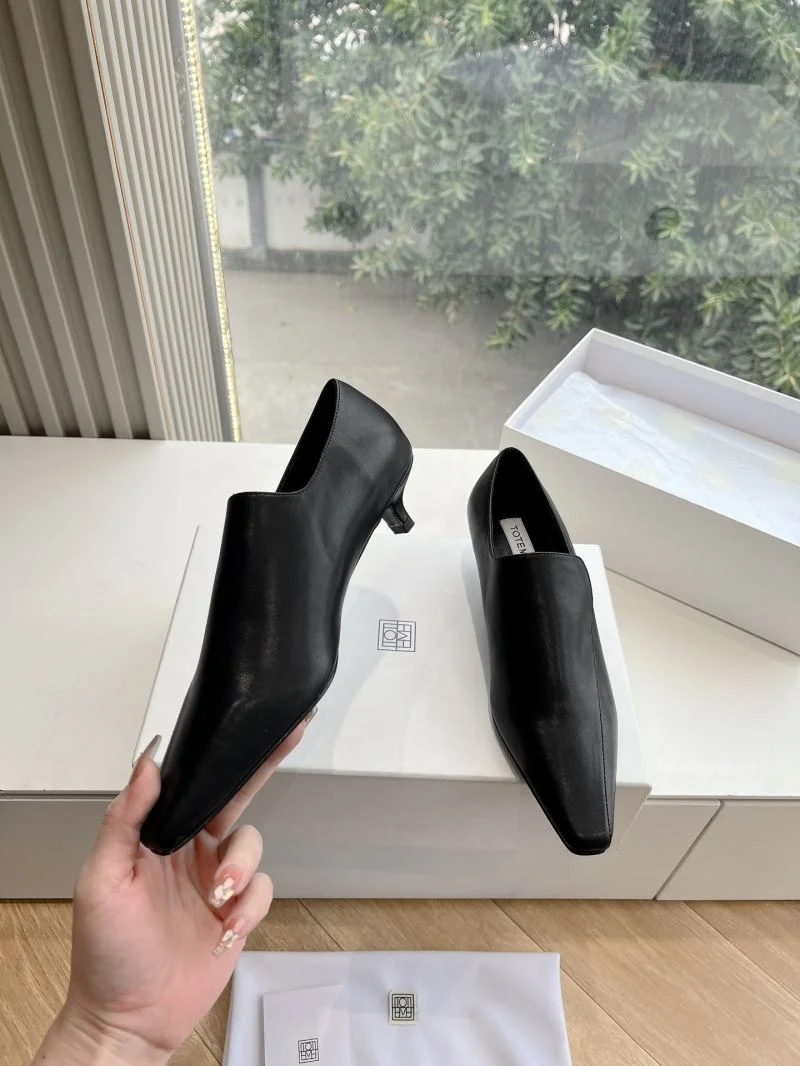 The Row Shoes UrbanStyle 8812