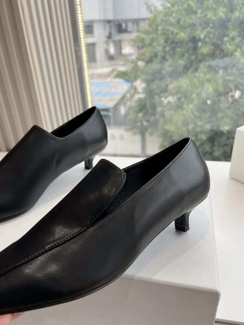 The Row Shoes UrbanStyle 8812