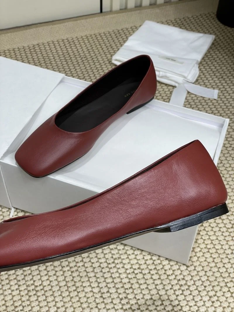 The Row Shoes Chic 8808