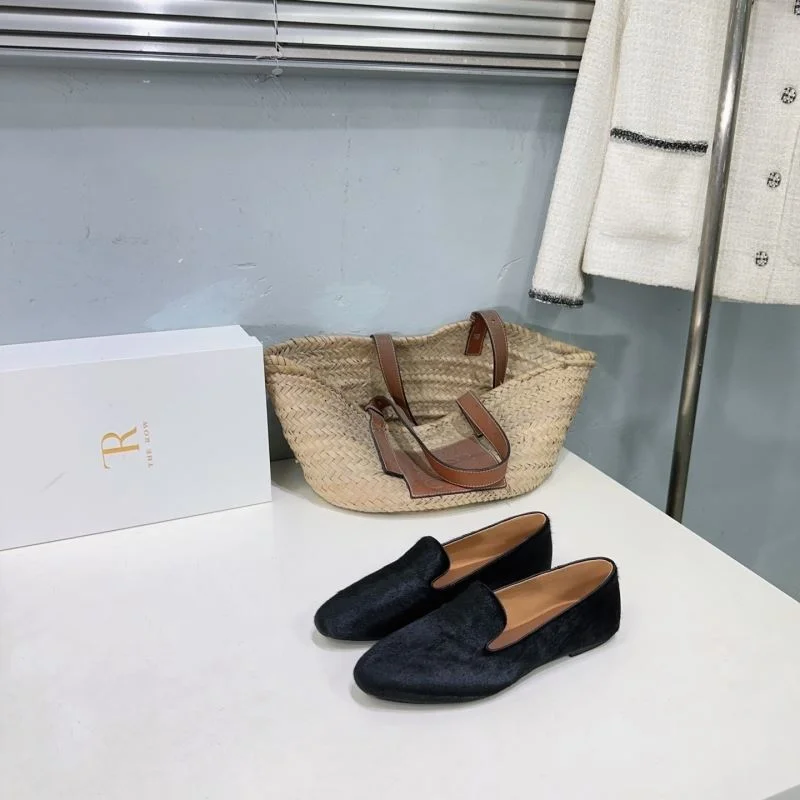 The Row Shoes UrbanStyle 8756