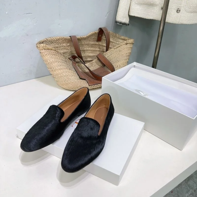 The Row Shoes UrbanStyle 8756
