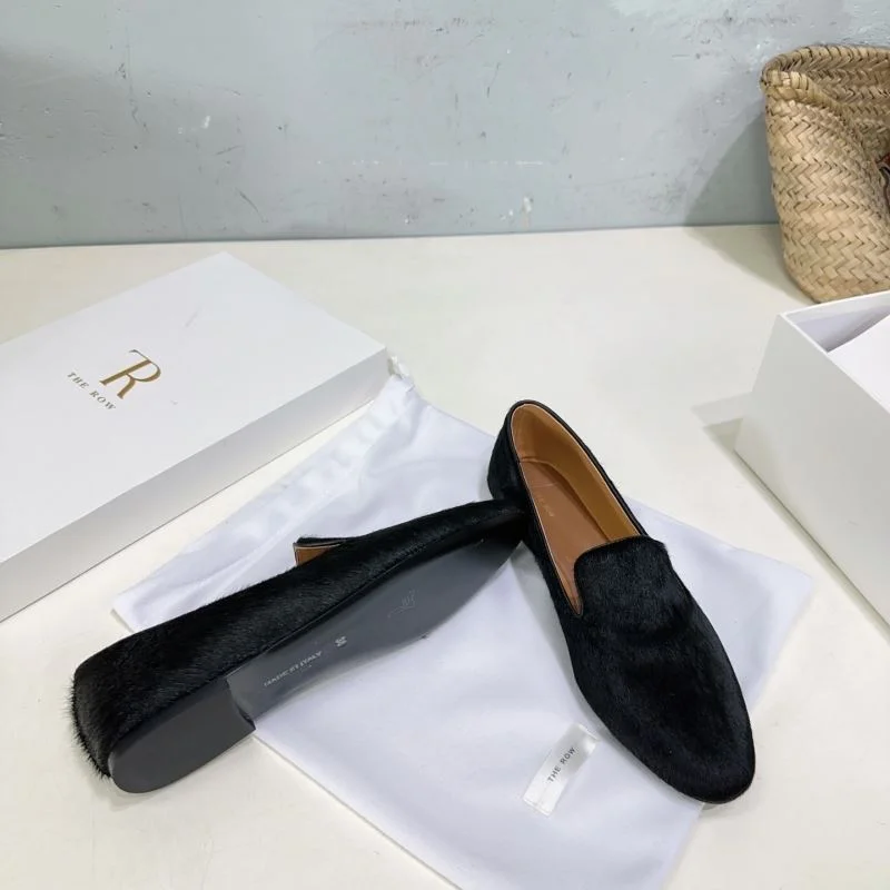 The Row Shoes UrbanStyle 8756