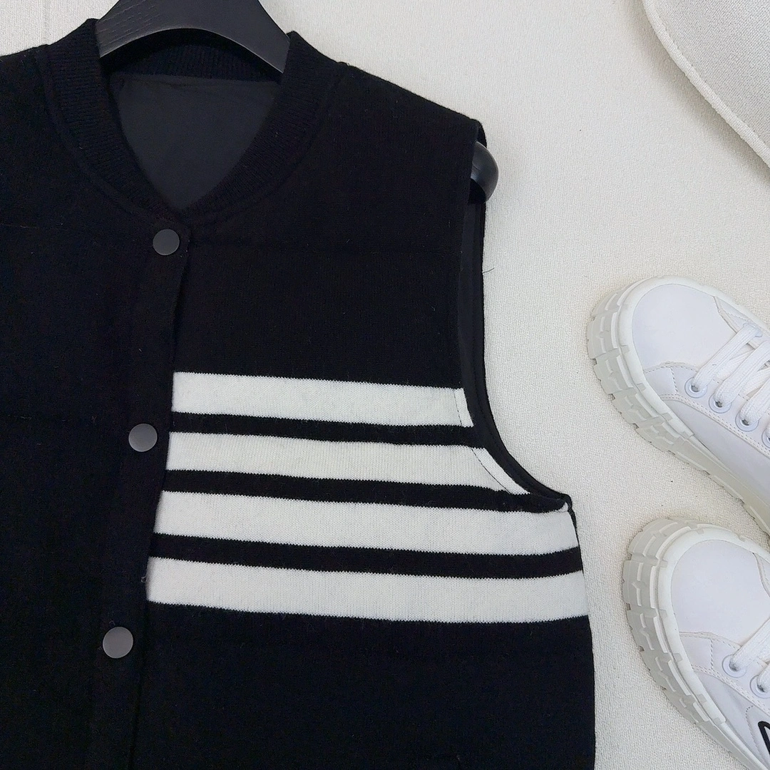 Youthful Thom Browne Down Jackets 174115