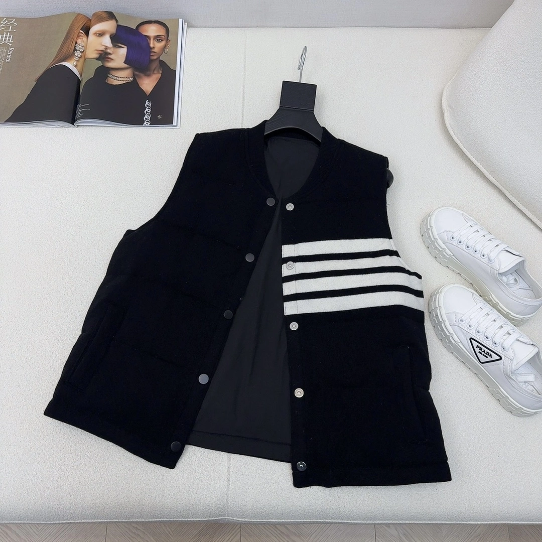 Youthful Thom Browne Down Jackets 174115