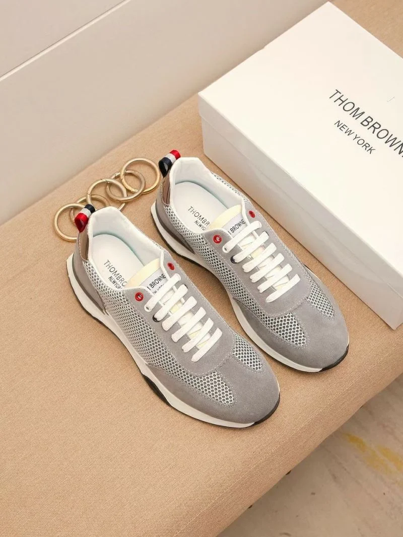 Trendsetting Thom Browne Shoes 4065