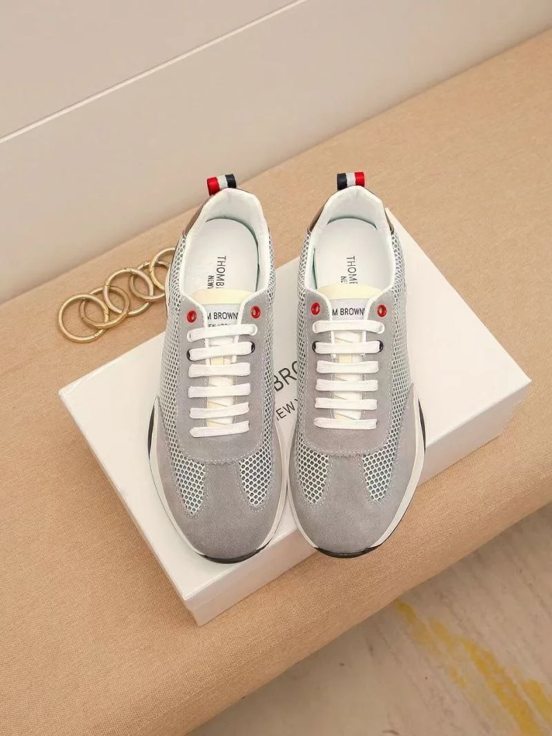 Trendsetting Thom Browne Shoes 4065