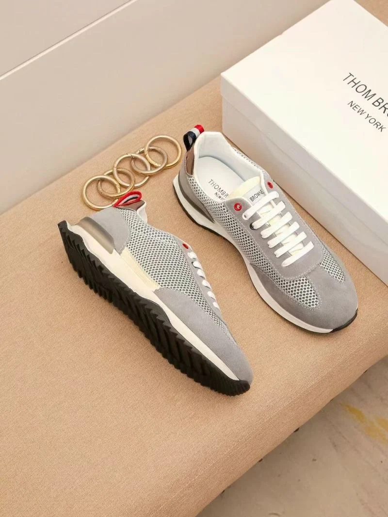 Trendsetting Thom Browne Shoes 4065