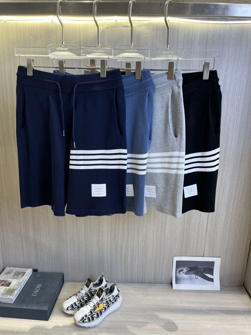 Sporty Thom Browne Short Pants 173762