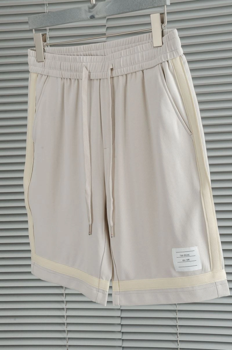 Stylish Thom Browne Short Pants 173685