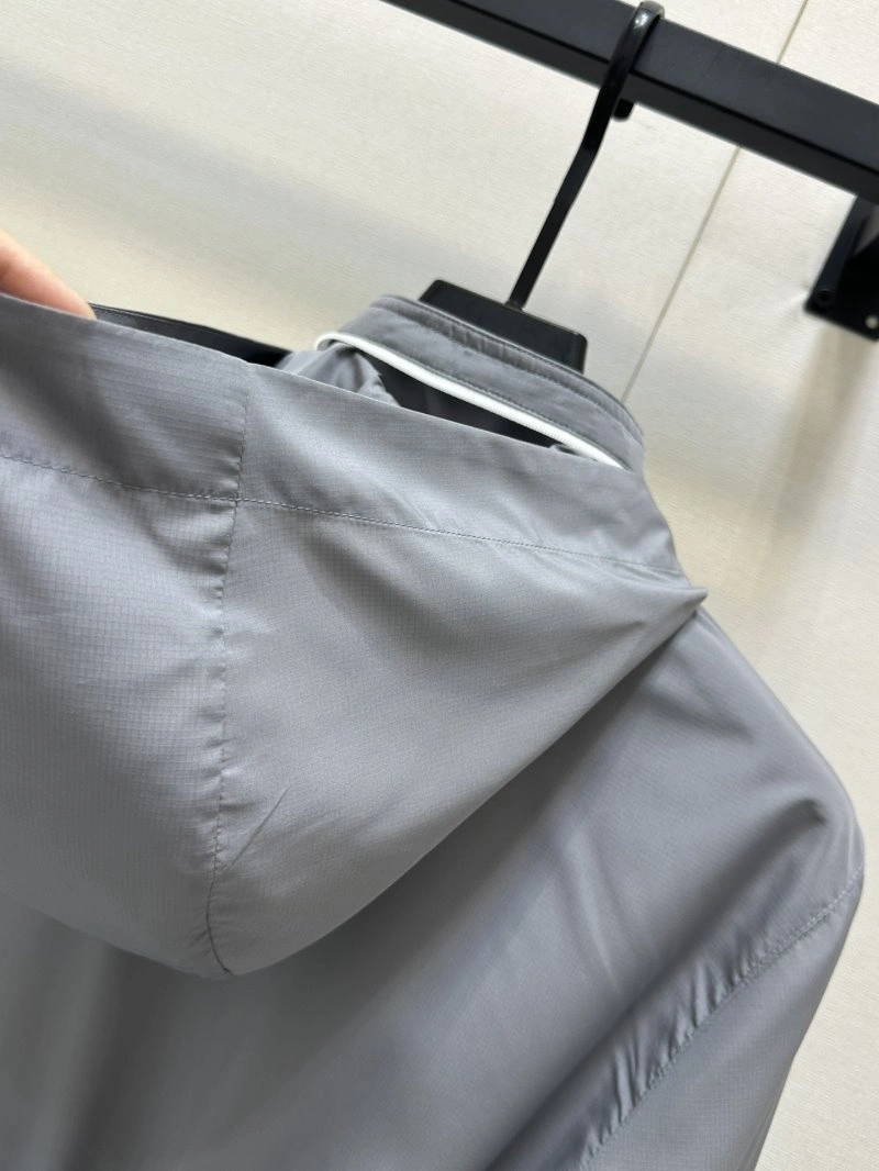 Thom Browne Sunscreen Jacket Fashionable 173280