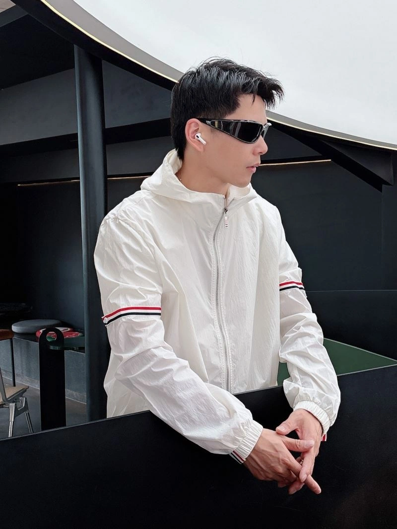 Fashionable Thom Browne Sunscreen Jacket 173546