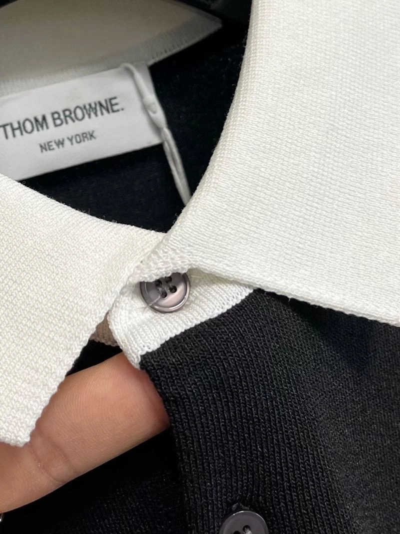 Thom Browne T-Shirts Elegant 173933