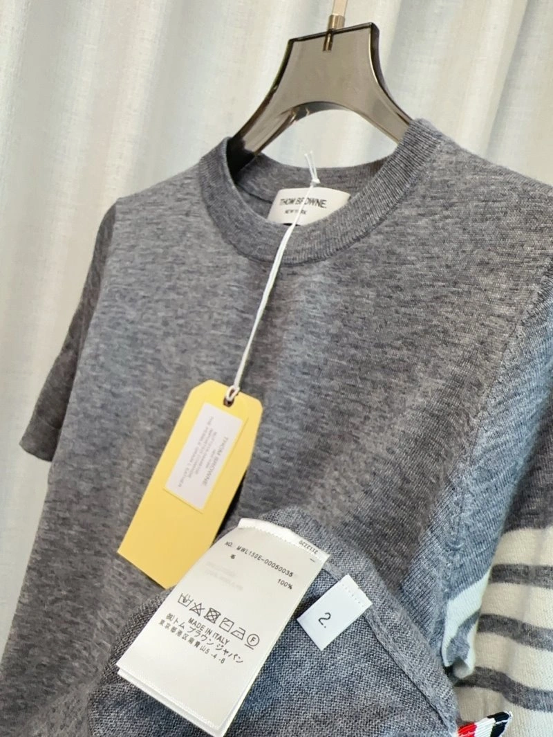 Thom Browne T-Shirts ZipUp 173326