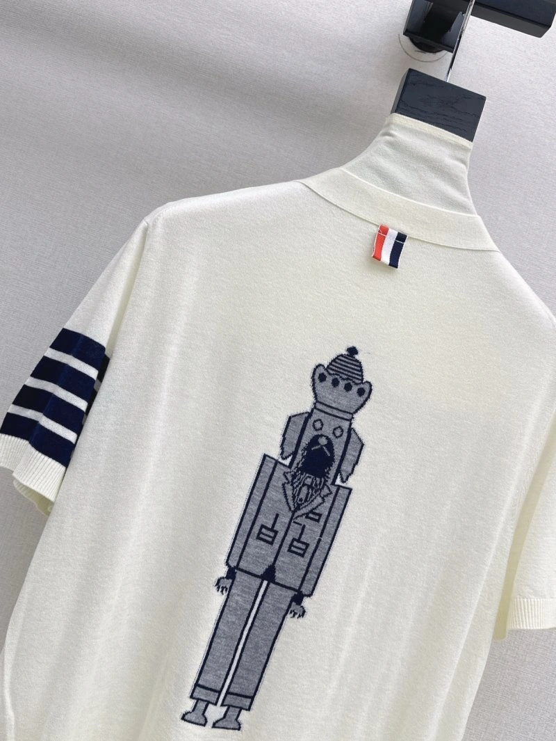 ModernLook Thom Browne T-Shirts 173266