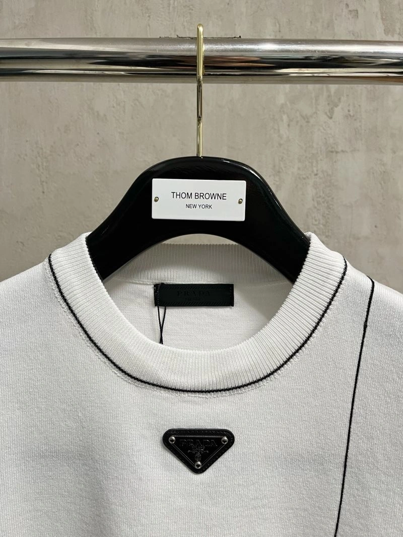Minimalist Thom Browne T-Shirts 173743