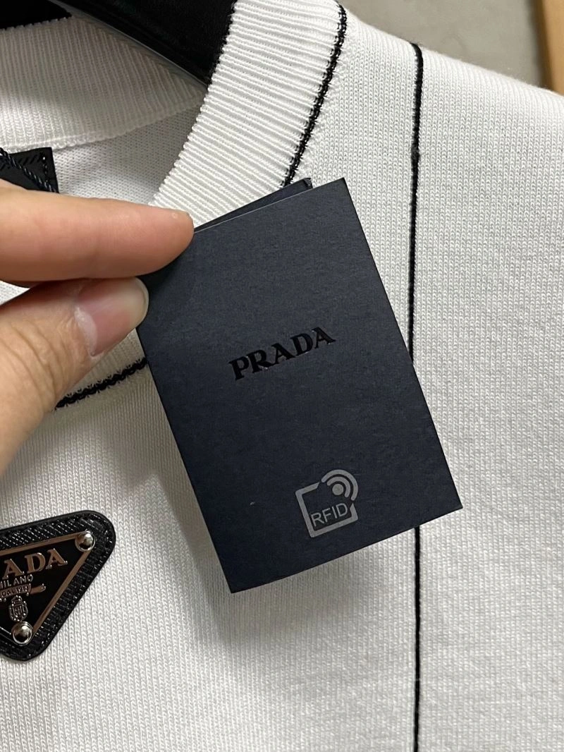 Minimalist Thom Browne T-Shirts 173743