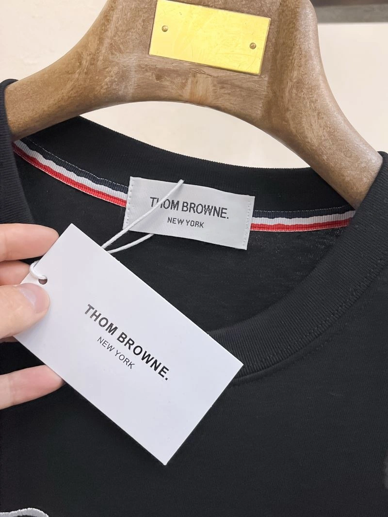 Effortless Thom Browne T-Shirts 173696