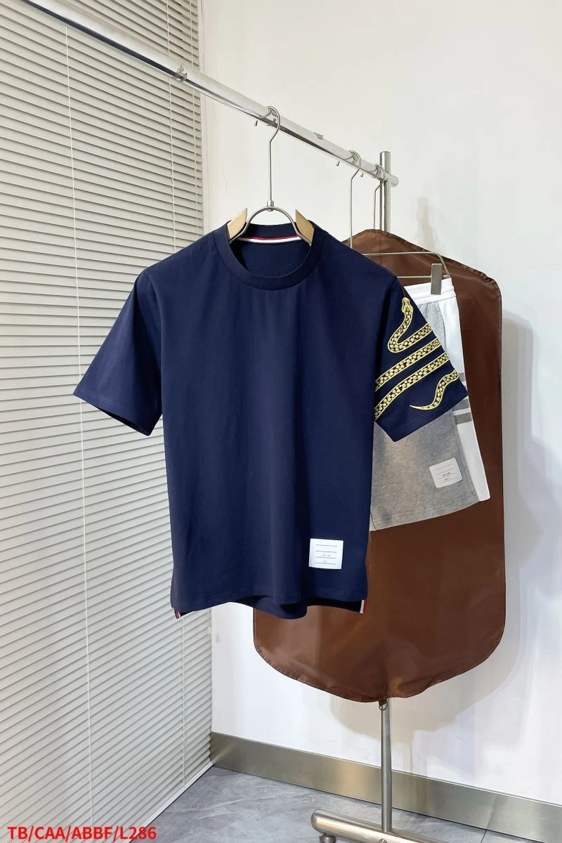Thom Browne T-Shirts Elegant 173598