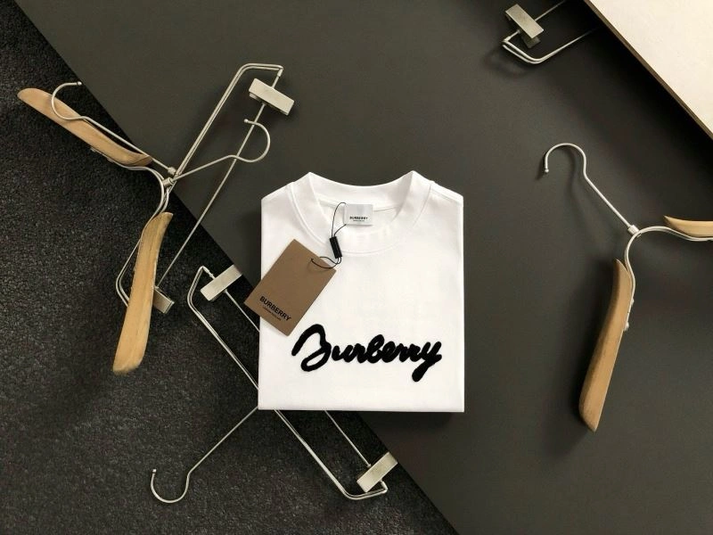 Thom Browne T-Shirts Elegant 173526