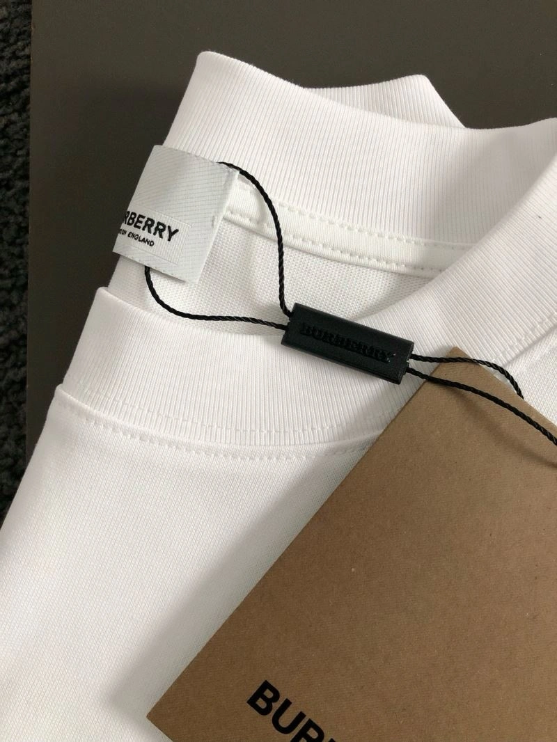 Thom Browne T-Shirts Elegant 173526