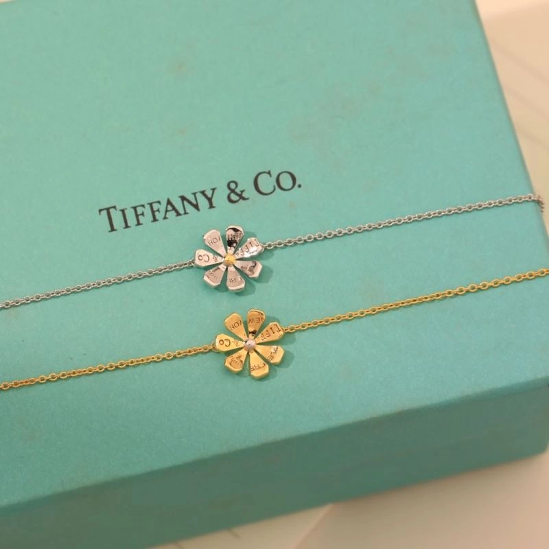 Compact Tiffany Bracelets 253976