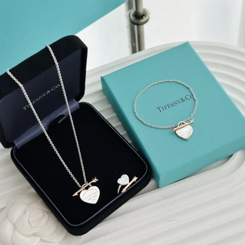 Minimalist Tiffany Bracelets 252254