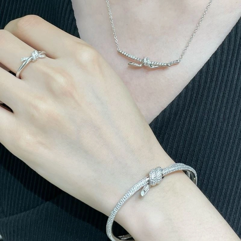 Lightweight Tiffany Bracelets 253436