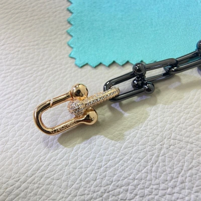 RelaxedFit Tiffany Bracelets 253371