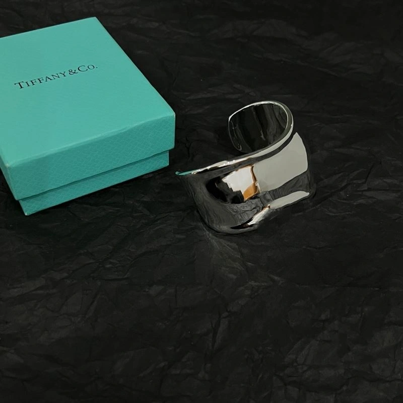Effortless Tiffany Bracelets 253383