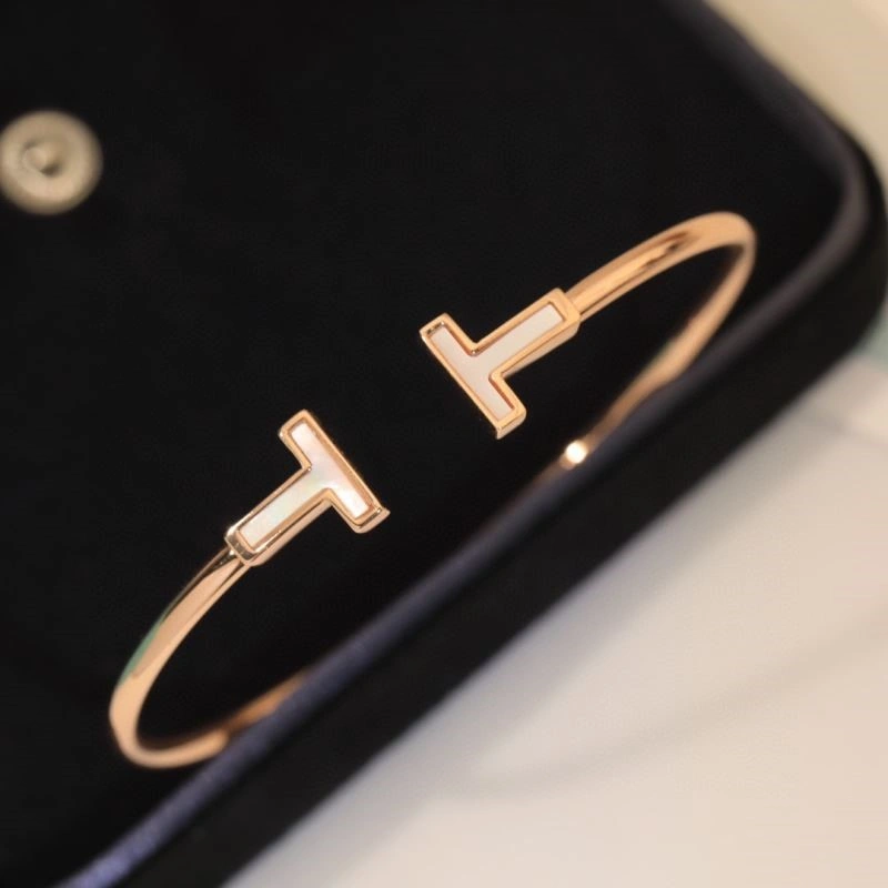 EyeCatching Tiffany Bracelets 253298