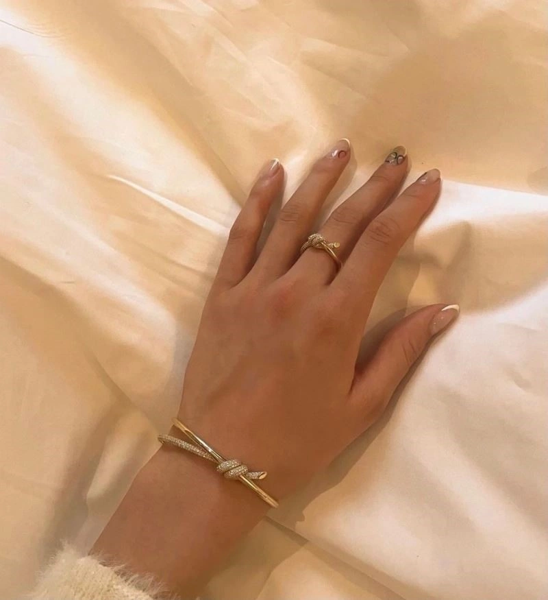 Snug Tiffany Bracelets 253244