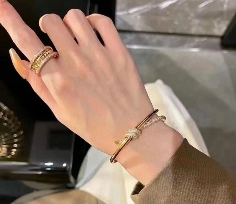 Snug Tiffany Bracelets 253244
