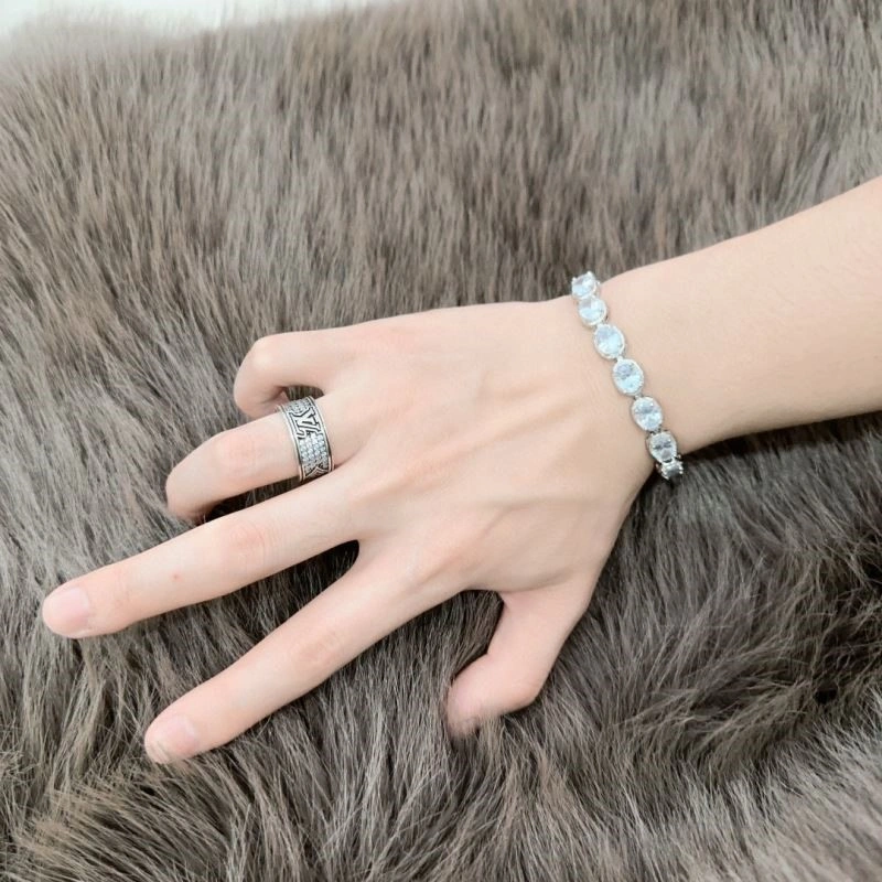Resilient Tiffany Bracelets 252891