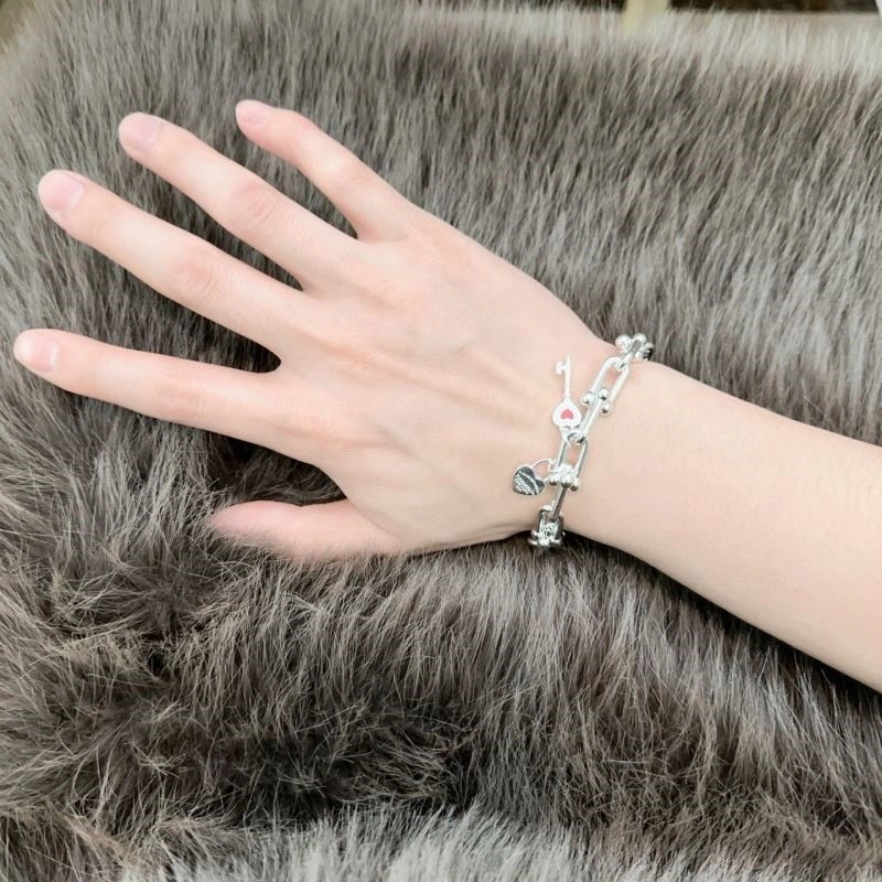 Lightweight Tiffany Bracelets 252772