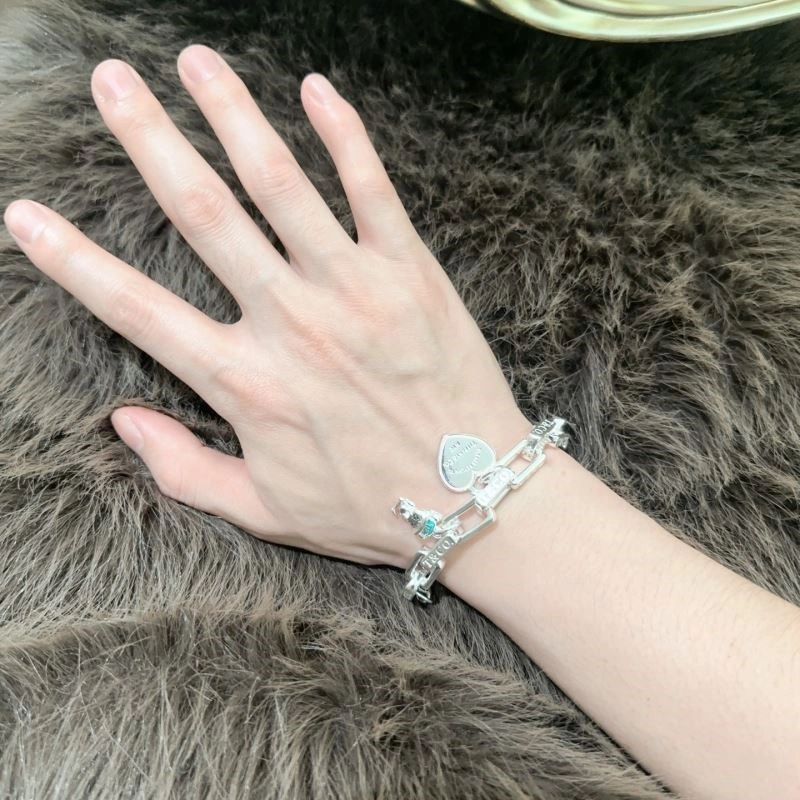 Tiffany Bracelets Minimalist 252624