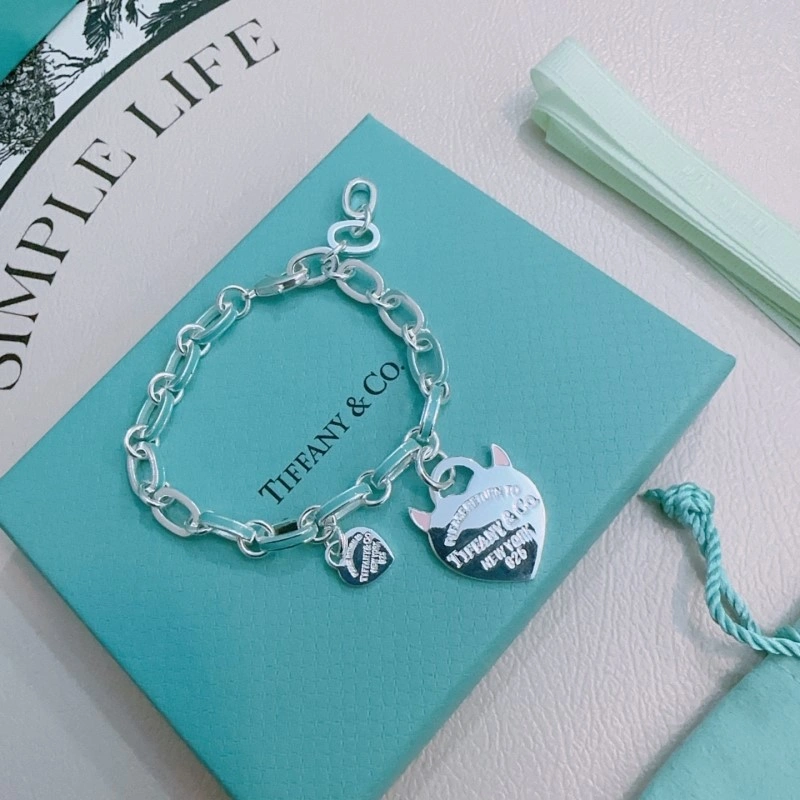 EyeCatching Tiffany Bracelets 252494