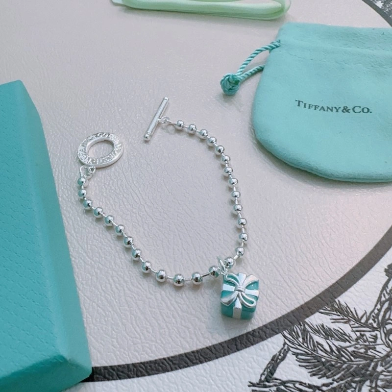 Compact Tiffany Bracelets 252476
