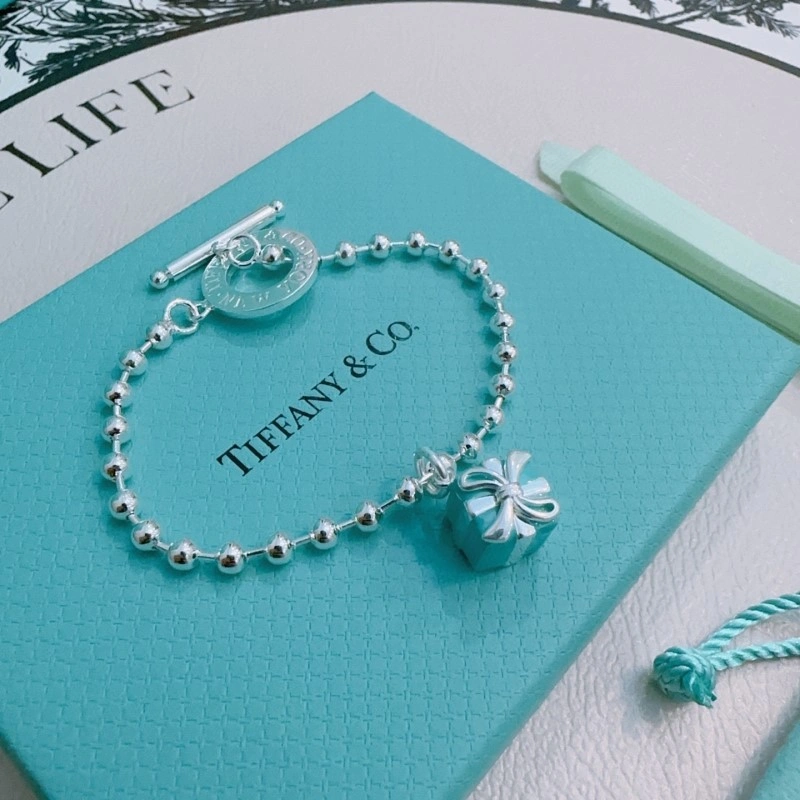 Compact Tiffany Bracelets 252476