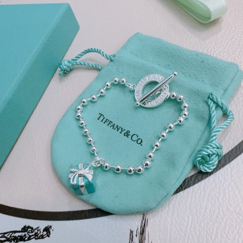 Compact Tiffany Bracelets 252476