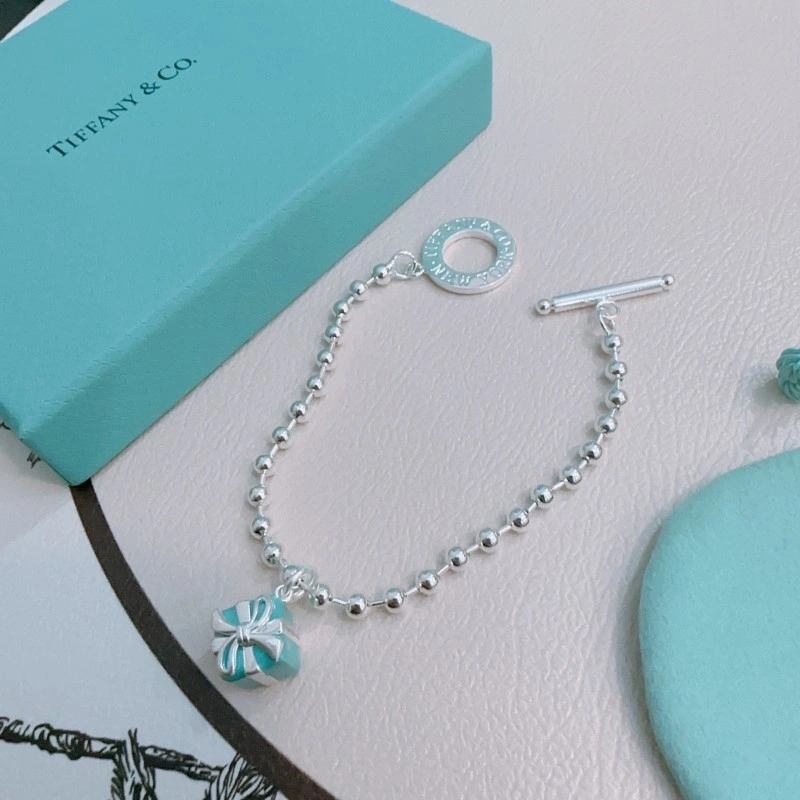Compact Tiffany Bracelets 252476