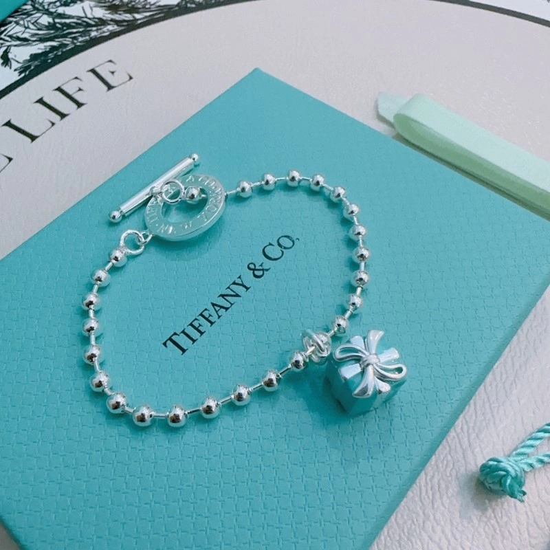 Compact Tiffany Bracelets 252476