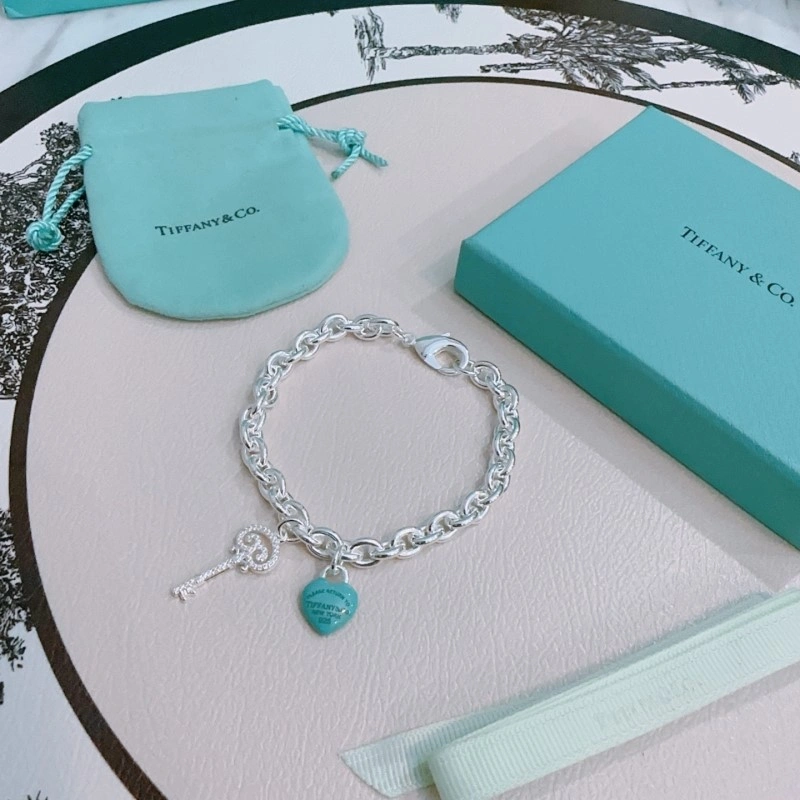 Versatile Tiffany Bracelets 252357