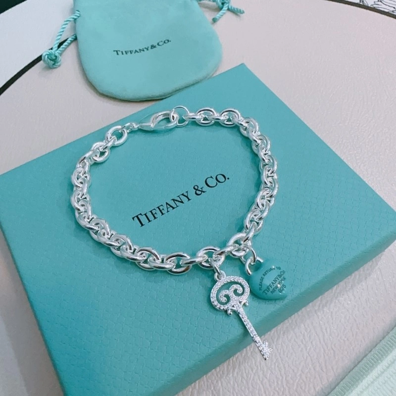 Versatile Tiffany Bracelets 252357